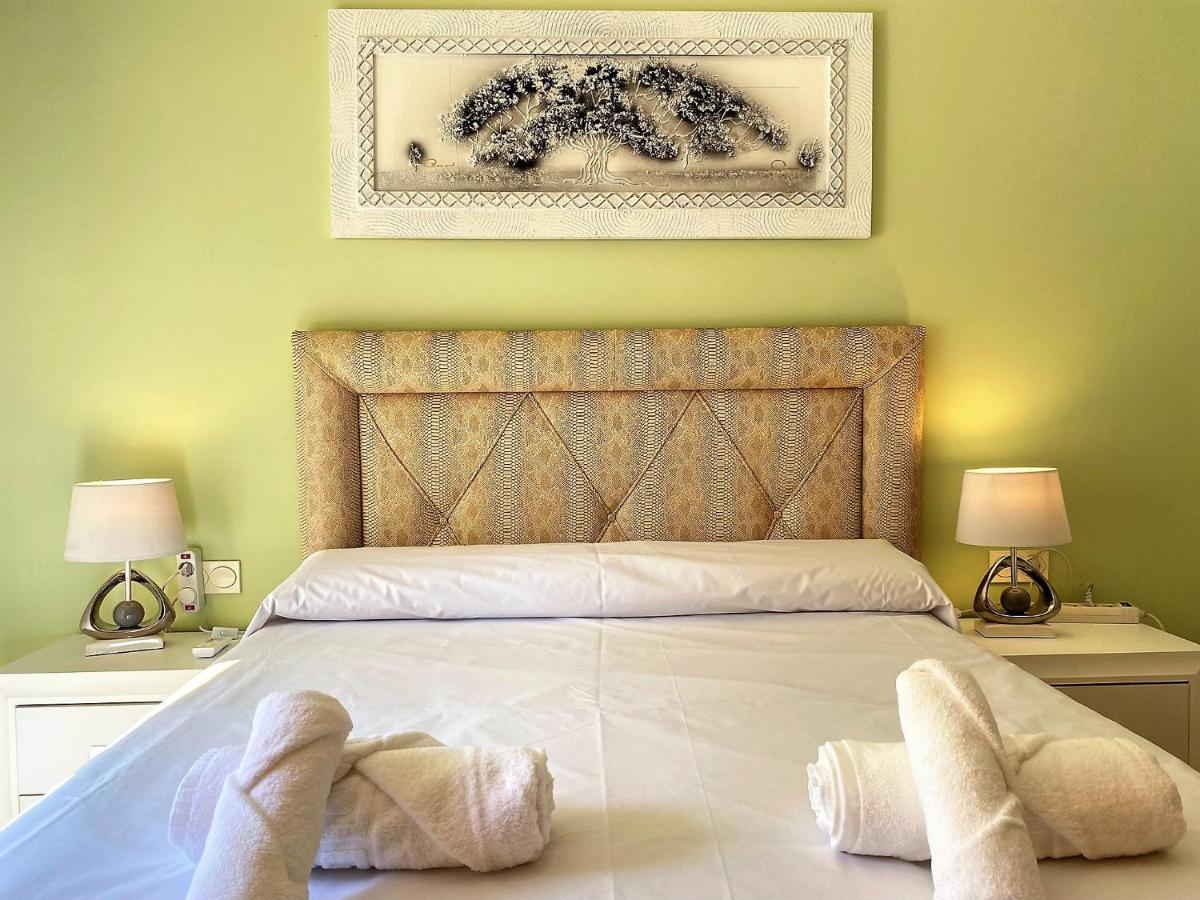 Triton Apartments Casasol Nerja Bagian luar foto