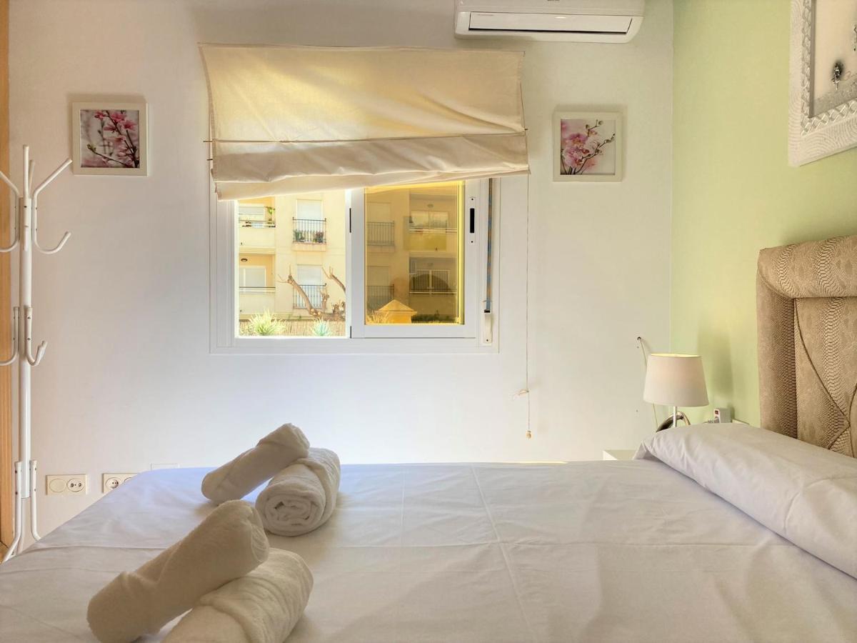 Triton Apartments Casasol Nerja Bagian luar foto